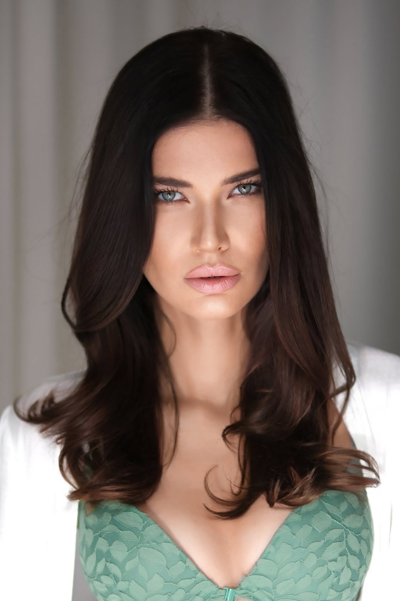 ANNA AKHVLEDIANI